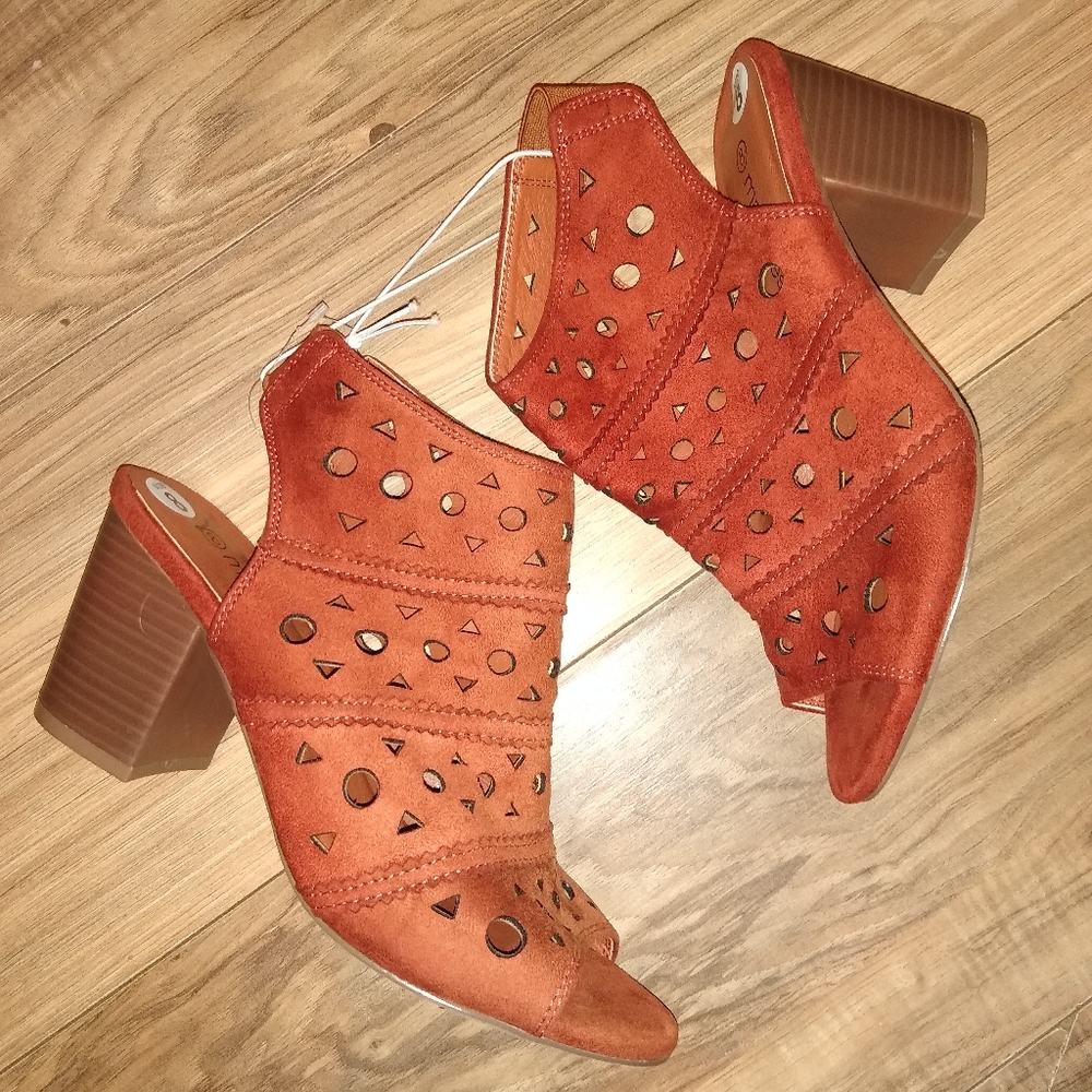 Maurice's Heels